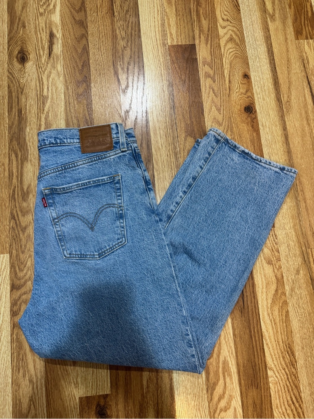 Levi’s Ribcage Straight Ankle Jeans Women’s W31 L27 Light Wash Distressed Knee
